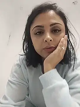 MelannyBell online show from 11-25-25, 05:57