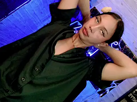 whiteladyboy online show from 12-16-25, 09:14