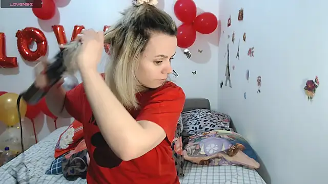 hotmilf4uxxx online show from 02-25-26, 11:31