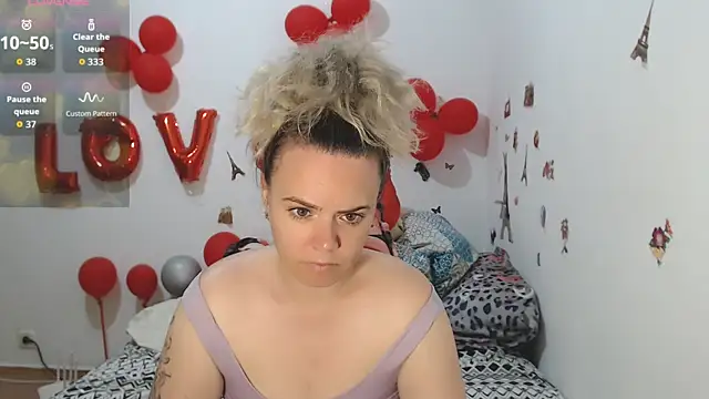 hotmilf4uxxx online show from 05-25-26, 10:21