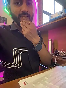 Snapshot of yourluckyfuckboy chatting on 03-31-26, 01:00 yourluckyfuckboy online show from 03-31-26, 01:00