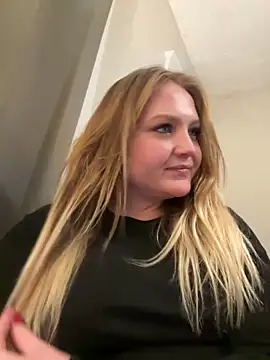 PhatAssBlond online show from 01-01-25, 01:58