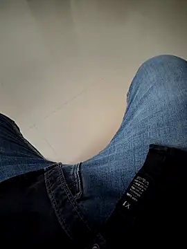 Snapshot of SplitPrestige19 chatting on 11-14-25, 10:36 SplitPrestige19 online show from 11-14-25, 10:36