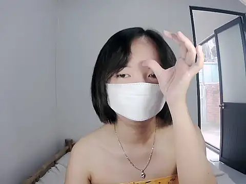 Kissdy online show from 10-15-25, 08:03