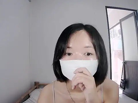 Kissdy online show from 10-17-25, 08:17