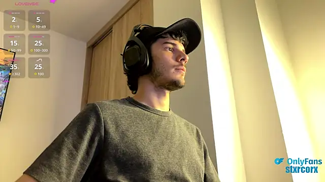 Snapshot of ilytheo chatting on 10-08-25, 07:28 ilytheo online show from 10-08-25, 07:28