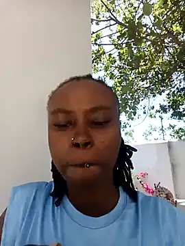 Snapshot of Rasta_tattooed chatting on 10-12-25, 08:46 Rasta tattooed online show from 10-12-25, 08:46