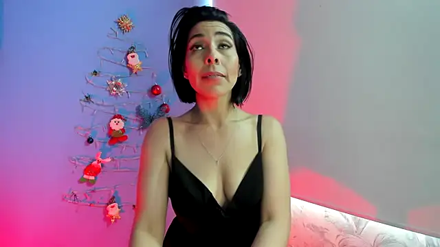 Snapshot of AdelleLennox_cg chatting on 12-18-24, 02:28 AdelleLennox cg online show from 12-18-24, 02:28