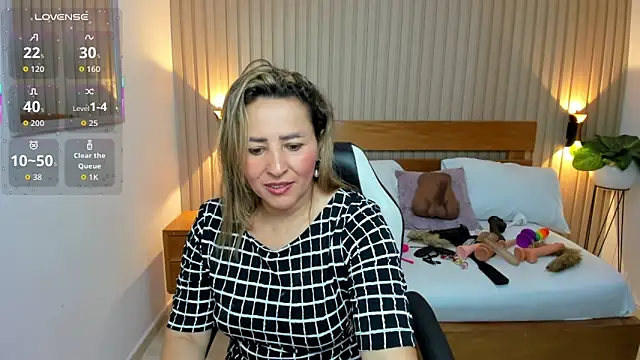 Snapshot of luciana_ballesteros_ chatting on 06-15-26, 12:07 luciana ballesteros online show from 06-15-26, 12:07