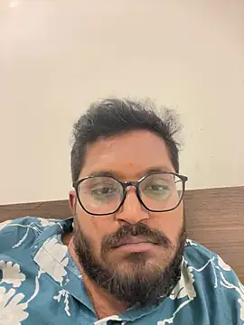Snapshot of Yours_Teluguboii chatting on 02-14-26, 11:07 Yours Teluguboii online show from 02-14-26, 11:07