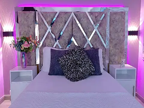 MarianaGarciaa   online show from 12-21-25, 06:59