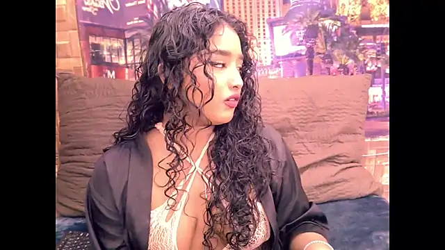 Snapshot of IndianAngel4u chatting on 06-17-26, 07:04 IndianAngel4u online show from 06-17-26, 07:04