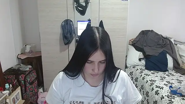 Snapshot of Naomi_D chatting on 04-20-26, 10:00 Naomi D online show from 04-20-26, 10:00