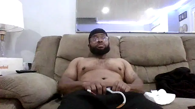 Snapshot of Enos3 chatting on 10-28-25, 01:25 Enos3 online show from 10-28-25, 01:25