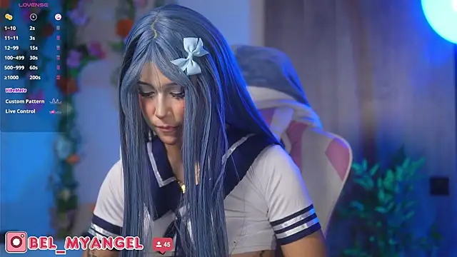 Snapshot of Bella-Franco chatting on 10-30-25, 08:31 Bella-Franco online show from 10-30-25, 08:31