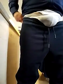 Snapshot of MATTIS11 chatting on 03-11-25, 03:12 MATTIS11 online show from 03-11-25, 03:12