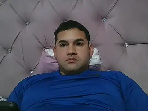 Snapshot of Maximil56 chatting on 07-17-26, 04:56 Maximil56 online show from 07-17-26, 04:56