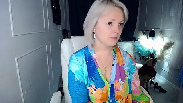 Juarnea online show from 01-12-26, 01:27