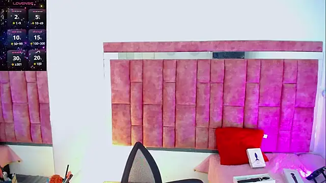 KayleighDreams  online show from 04-12-26, 03:11