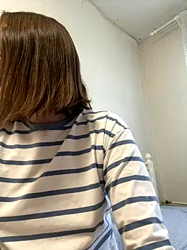 Snapshot of BeatriceTender chatting on 10-26-25, 10:43 BeatriceTender online show from 10-26-25, 10:43