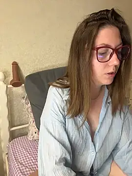 BeatriceTender online show from 05-17-26, 07:32