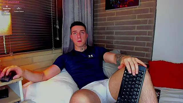 liam oficial02 online show from 05-19-26, 03:13