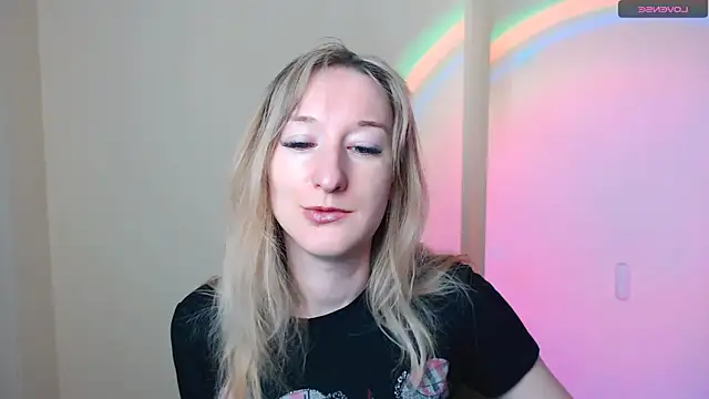 Snapshot of AmandaSell chatting on 05-14-26, 07:48 AmandaSell online show from 05-14-26, 07:48