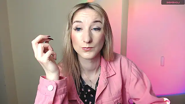 Snapshot of AmandaSell chatting on 05-23-26, 07:13 AmandaSell online show from 05-23-26, 07:13