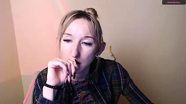 Snapshot of AmandaSell chatting on 06-08-26, 06:47 AmandaSell online show from 06-08-26, 06:47