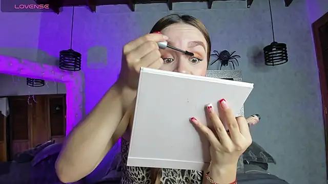 Snapshot of Taiissa_ chatting on 10-30-25, 09:15 Taiissa online show from 10-30-25, 09:15