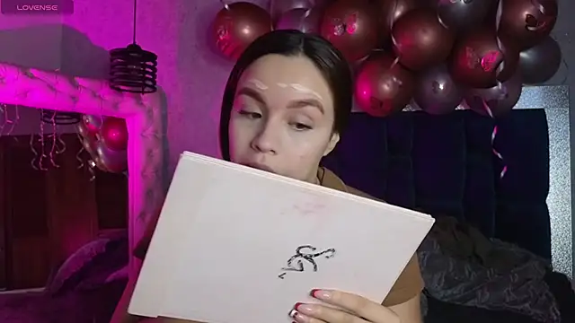 Snapshot of Taiissa_ chatting on 11-09-25, 11:41 Taiissa online show from 11-09-25, 11:41