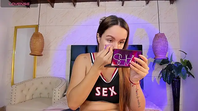 Snapshot of Taiissa_ chatting on 12-01-25, 12:54 Taiissa online show from 12-01-25, 12:54