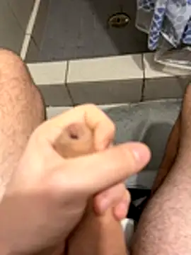 Snapshot of magrossebite25cm chatting on 11-18-25, 04:39 magrossebite25cm online show from 11-18-25, 04:39