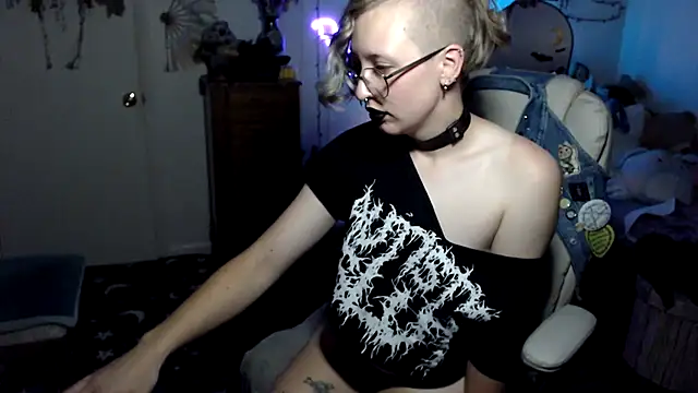 Snapshot of Bigbearnbunnyboy chatting on 07-21-26, 04:59 Bigbearnbunnyboy online show from 07-21-26, 04:59