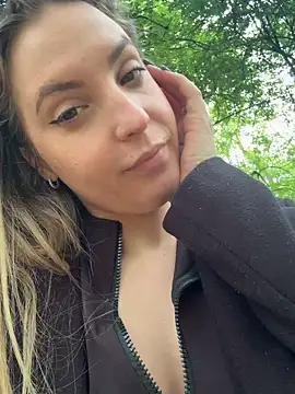 LiliMorganxxx online show from 04-28-26, 10:31