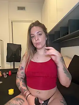 Snapshot of LiliMorganxxx chatting on 08-03-26, 02:11 LiliMorganxxx online show from 08-03-26, 02:11