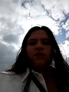 Snapshot of Julieta-tits chatting on 12-17-24, 08:10 Julieta-tits online show from 12-17-24, 08:10