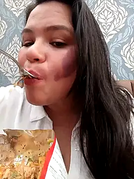 Snapshot of Julieta-tits chatting on 01-31-25, 09:59 Julieta-tits online show from 01-31-25, 09:59