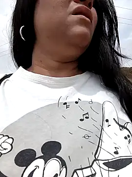 Snapshot of Julieta-tits chatting on 02-02-25, 04:32 Julieta-tits online show from 02-02-25, 04:32