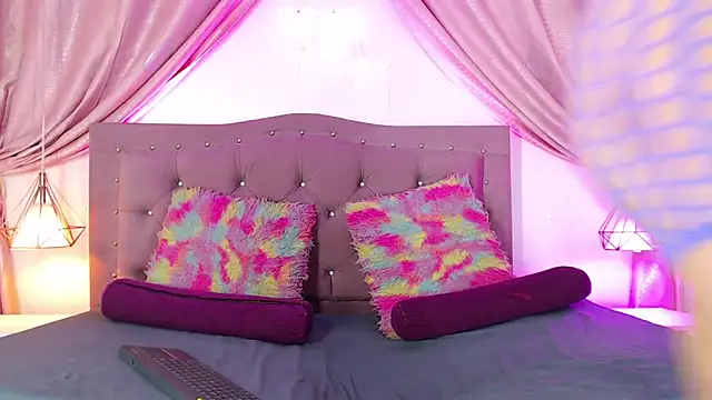 Maite Foxx online show from 12-13-24, 10:02