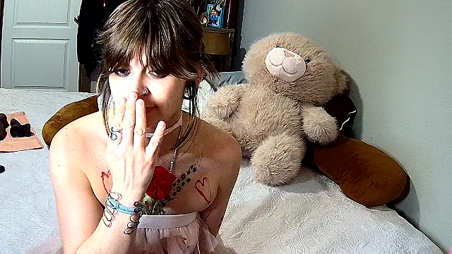 Snapshot of ZeelaXoXo chatting on 02-15-26, 07:51 ZeelaXoXo online show from 02-15-26, 07:51