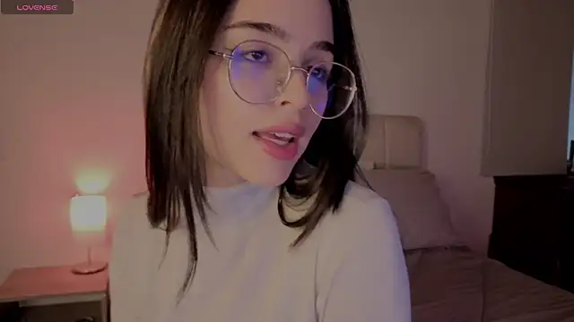 Snapshot of Roxxy_mora chatting on 03-10-26, 10:15 Roxxy mora online show from 03-10-26, 10:15