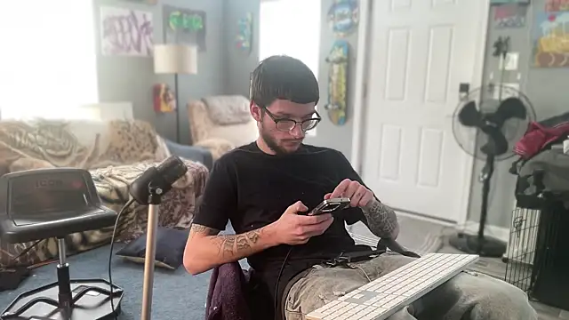 hungkubenski online show from 12-15-25, 07:18