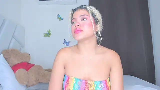 sofiacastillo01 online show from 04-07-26, 06:14