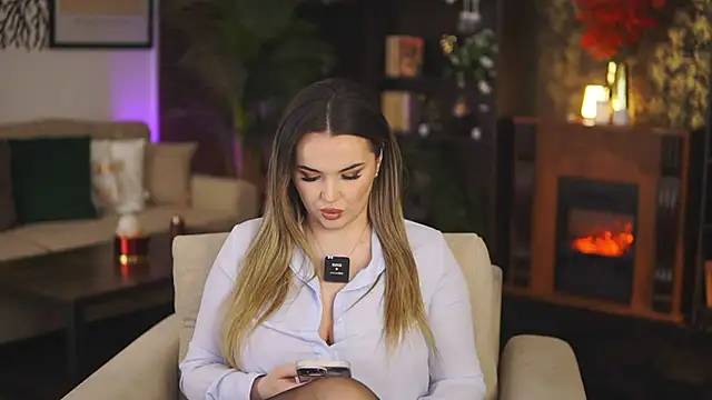 EvaSunderland online show from 01-13-25, 08:04