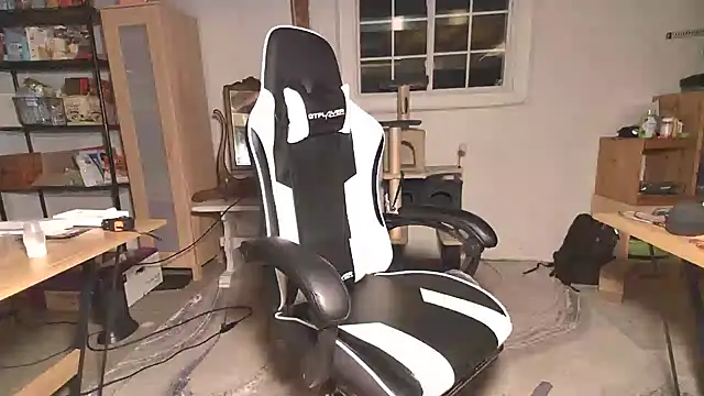 MagnusCockus online show from 03-01-25, 03:10