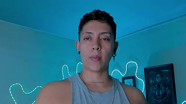 Snapshot of Aleja1214 chatting on 04-23-26, 10:45 Aleja1214 online show from 04-23-26, 10:45
