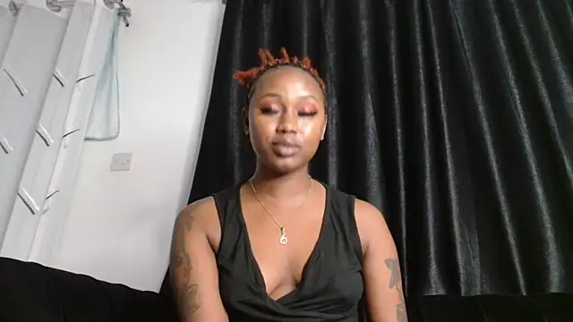 Snapshot of Miss_hot_candy chatting on 06-08-26, 10:43 Miss hot candy online show from 06-08-26, 10:43