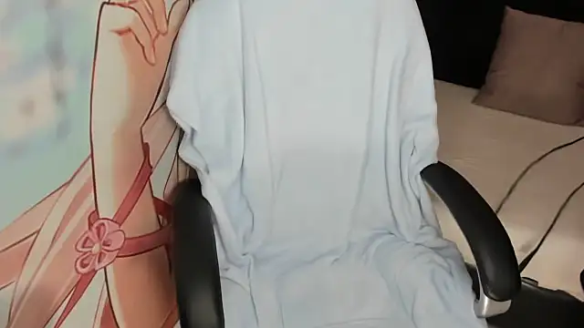 Snapshot of AllysonMilf69 chatting on 09-11-25, 02:06 AllysonMilf69 online show from 09-11-25, 02:06