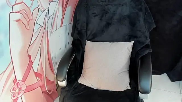 Snapshot of AllysonMilf69 chatting on 09-19-25, 02:07 AllysonMilf69 online show from 09-19-25, 02:07